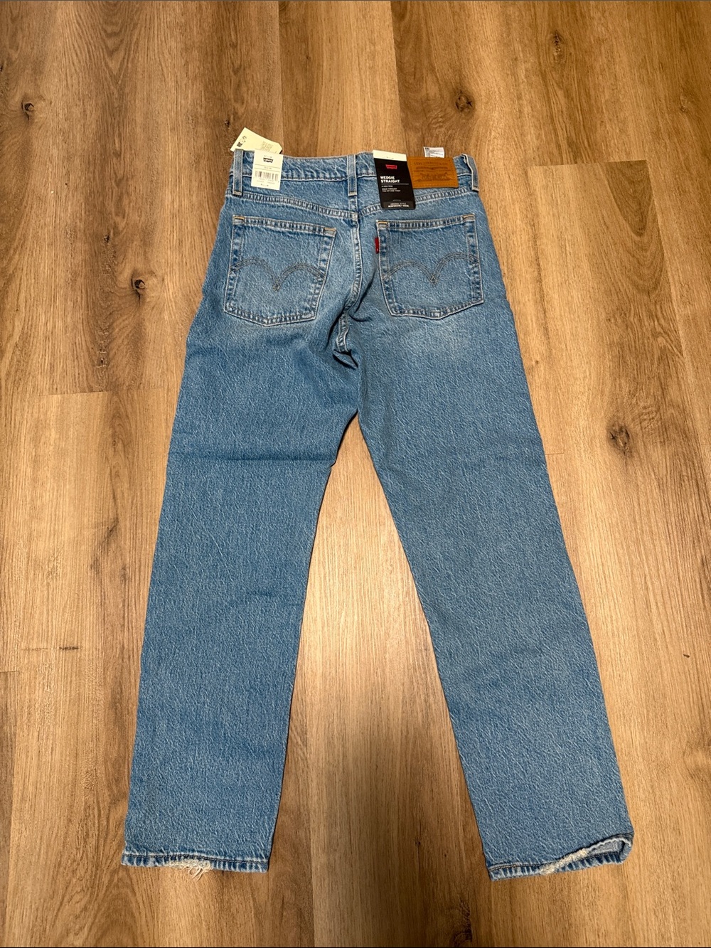 Levi's Light Blue Women's Straight Jeans - Picture 3 of 6
